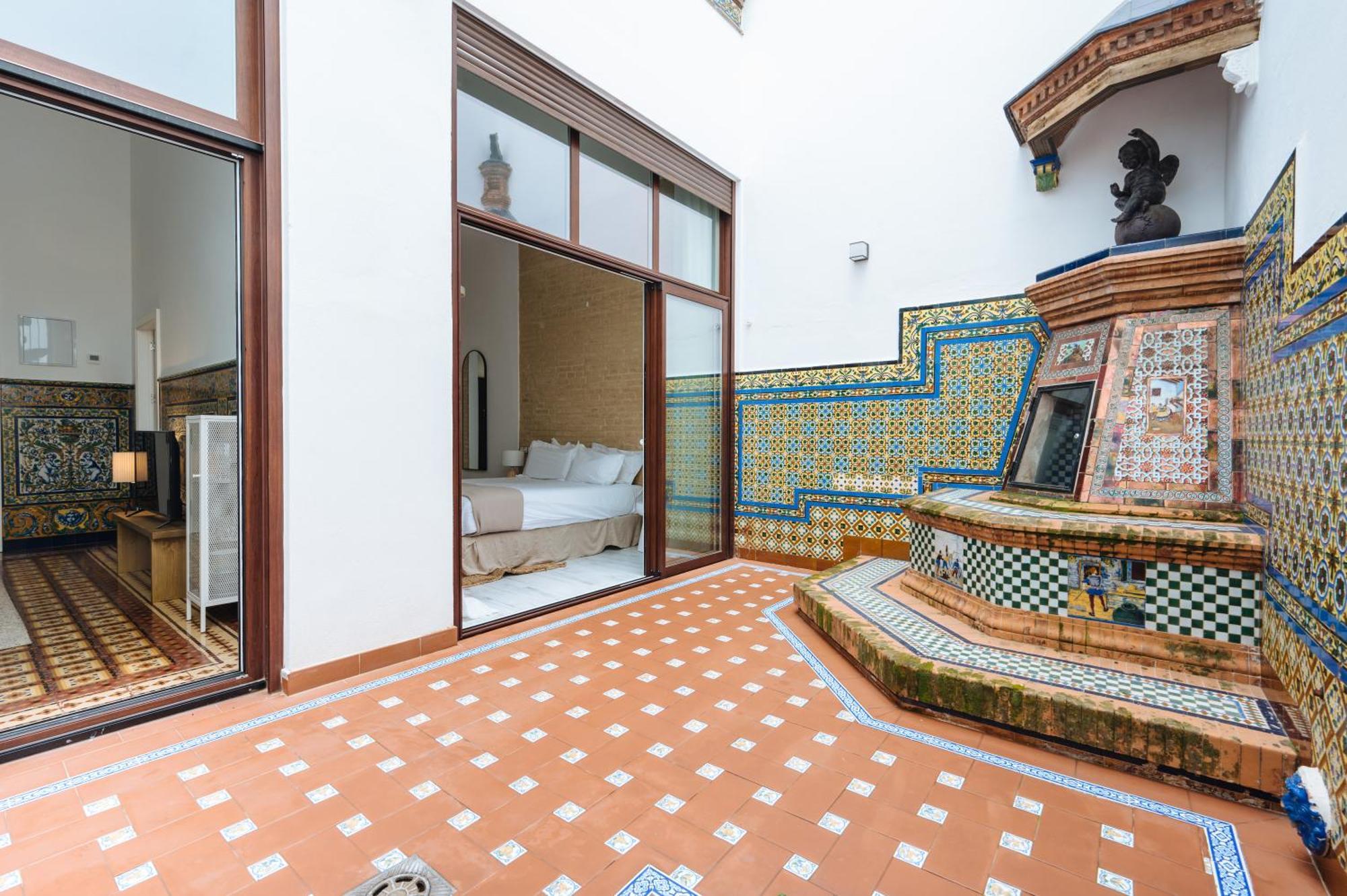 Apartamentos "El Escondite De Triana" Seville Luaran gambar